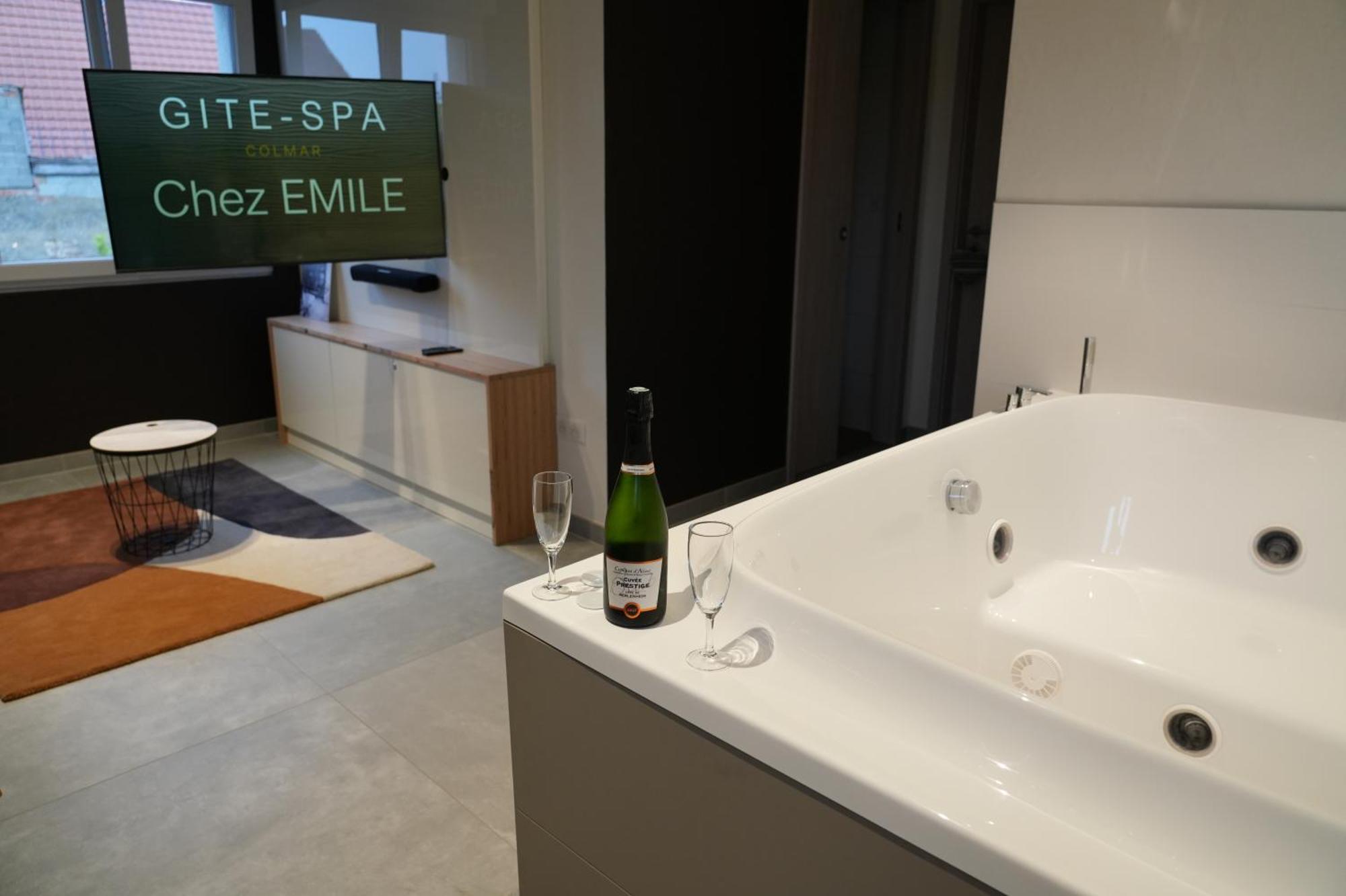 Gite Spa L'Atelier Emile - Spa Privatif - 5 Min Colmar Sainte-Croix-en-Plaine Bagian luar foto